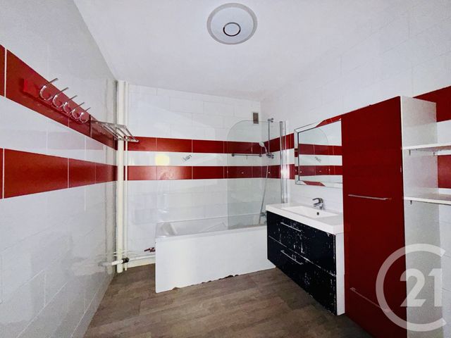 Afficher la photo en grand Appartement F4 à louer - 4 pièces - 76.18 m2 - GARGES LES GONESSE - 95 - ILE-DE-FRANCE - Century 21 Wilson Immobilier