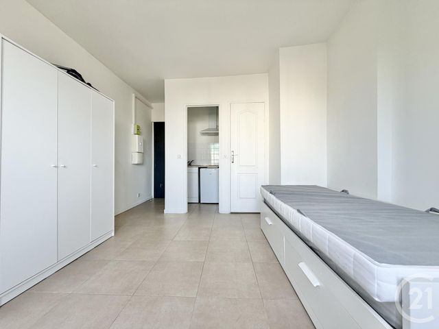 Appartement Studio à louer - 1 pièce - 18.0 m2 - ST DENIS - 93 - ILE-DE-FRANCE - Century 21 Wilson Immobilier
