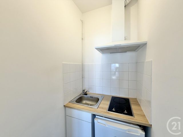 Appartement Studio à louer - 1 pièce - 18.0 m2 - ST DENIS - 93 - ILE-DE-FRANCE - Century 21 Wilson Immobilier