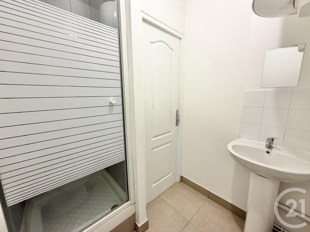 Appartement Studio à louer - 1 pièce - 18.0 m2 - ST DENIS - 93 - ILE-DE-FRANCE - Century 21 Wilson Immobilier
