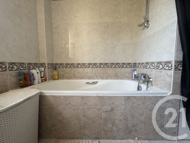 Appartement F4 à vendre - 4 pièces - 62.84 m2 - SARCELLES - 95 - ILE-DE-FRANCE - Century 21 Wilson Immobilier
