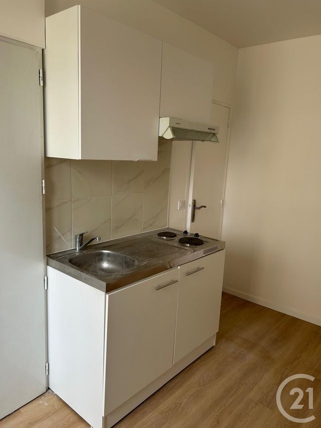 Appartement F1 à louer - 1 pièce - 23.3 m2 - LA PLAINE ST DENIS - 93 - ILE-DE-FRANCE - Century 21 Wilson Immobilier