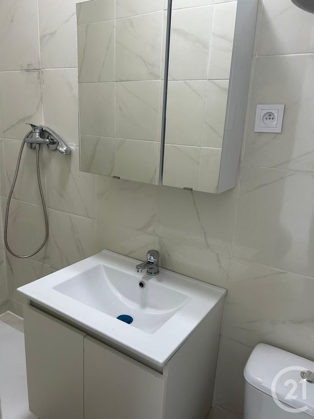 Appartement F1 à louer - 1 pièce - 23.3 m2 - LA PLAINE ST DENIS - 93 - ILE-DE-FRANCE - Century 21 Wilson Immobilier