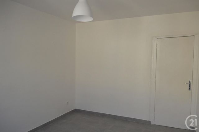 Appartement F1 à louer - 1 pièce - 24.62 m2 - ST DENIS - 93 - ILE-DE-FRANCE - Century 21 Wilson Immobilier