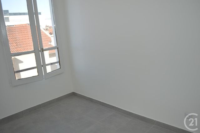 Appartement F1 à louer - 1 pièce - 26.16 m2 - ST DENIS - 93 - ILE-DE-FRANCE - Century 21 Wilson Immobilier