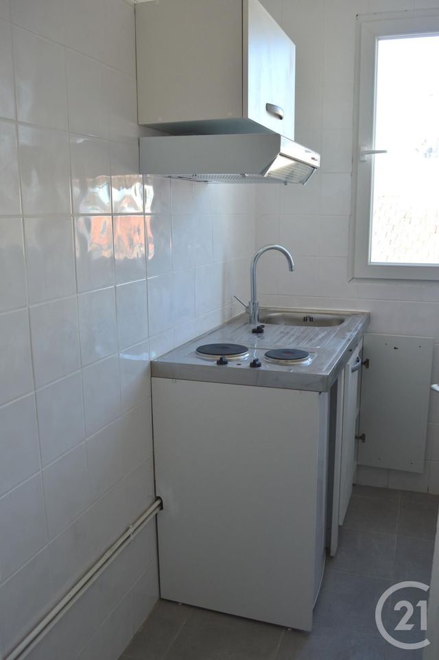 Appartement F1 à louer - 1 pièce - 26.16 m2 - ST DENIS - 93 - ILE-DE-FRANCE - Century 21 Wilson Immobilier