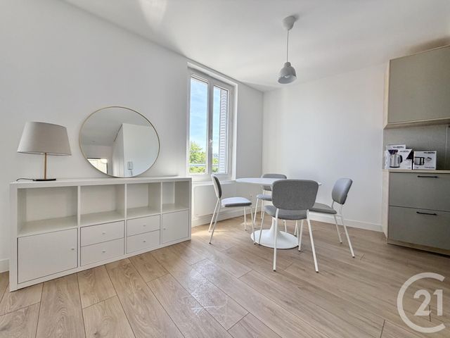 Appartement à louer - 2 pièces - 34.0 m2 - AUBERVILLIERS - 93 - ILE-DE-FRANCE - Century 21 Wilson Immobilier