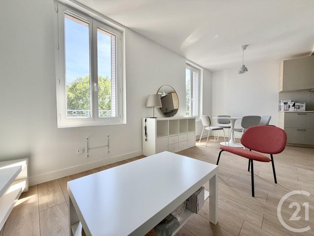 Appartement à louer - 2 pièces - 34.0 m2 - AUBERVILLIERS - 93 - ILE-DE-FRANCE - Century 21 Wilson Immobilier